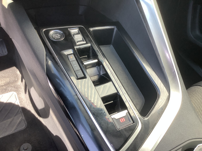 Peugeot 3008 Hybrid 136 e-DCS6 Allure Pack