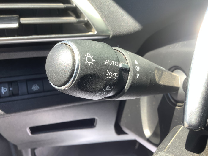 Peugeot 3008 Hybrid 136 e-DCS6 Allure Pack