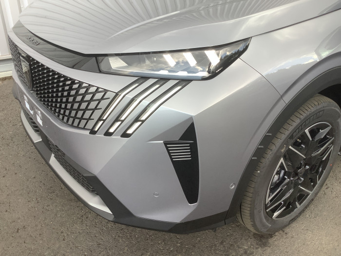 Peugeot 3008 Nouveau Hybrid 145 e-DCS6 GT