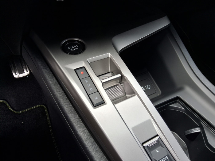 Peugeot 308 DIESEL Nouvelle BlueHDi 130ch S&S EAT8 GT