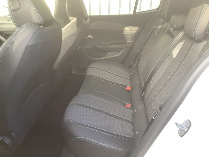 Peugeot 408 Hybrid 136 e-DCS6 Allure