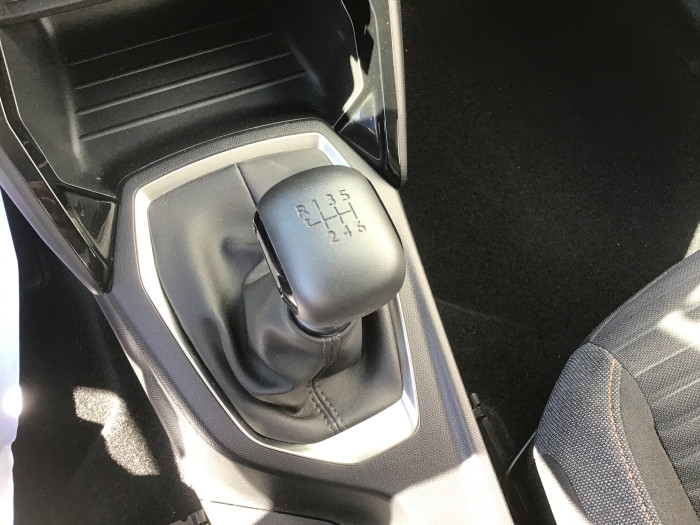 Peugeot 208 PureTech 100 S&S BVM6 Active