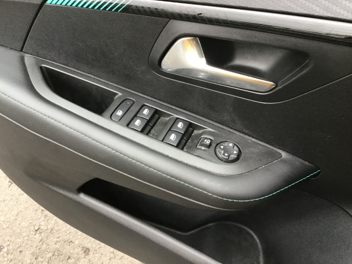 Peugeot 208 PureTech 100 S&S BVM6 Allure