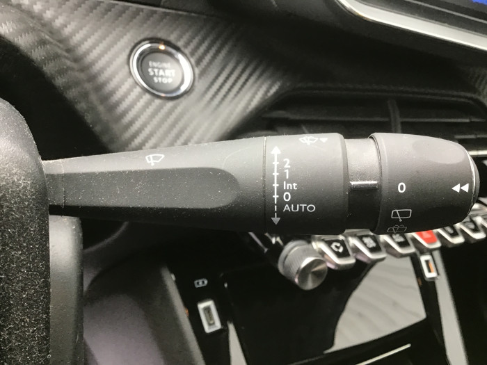Peugeot 208 PureTech 100 S&S BVM6 Allure