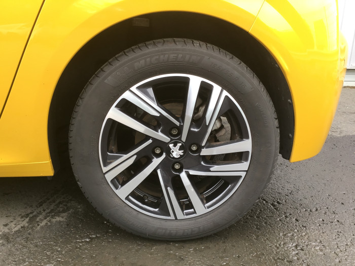 Peugeot 208 PureTech 100 S&S BVM6 Allure