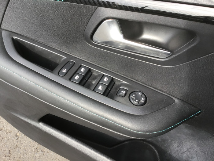 Peugeot 208 PureTech 100 S&S BVM6 Allure Pack