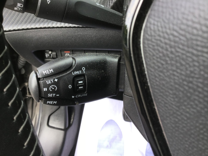Peugeot 208 PureTech 100 S&S BVM6 Allure Pack