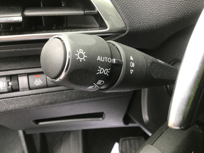 Peugeot 3008 BlueHDi 130ch S&S EAT8 Allure Pack