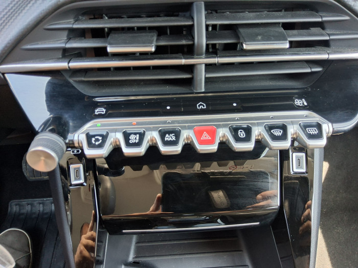 Peugeot 208 Nouvelle Hybrid 100 e-DCS6 Allure