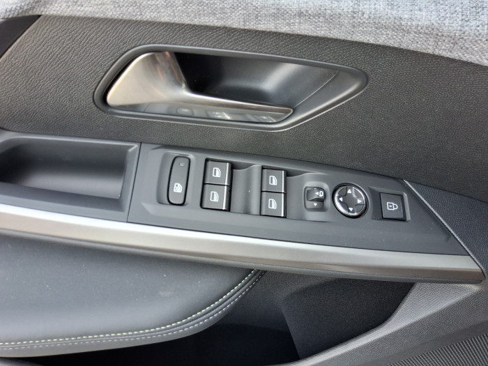 Peugeot 3008 Nouveau Hybrid 145 e-DCS6 GT Exclusive