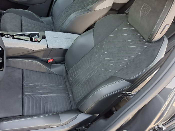 Peugeot 3008 Nouveau Hybrid 145 e-DCS6 GT Exclusive