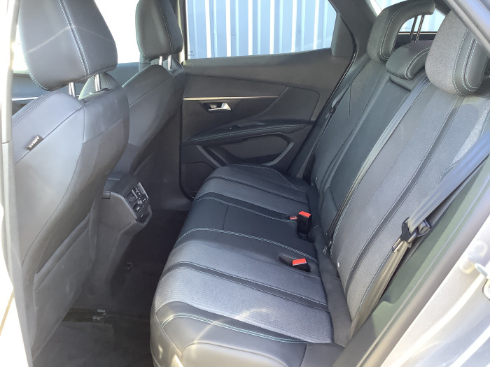 Peugeot 3008 Hybrid 180 e-EAT8 Allure Pack