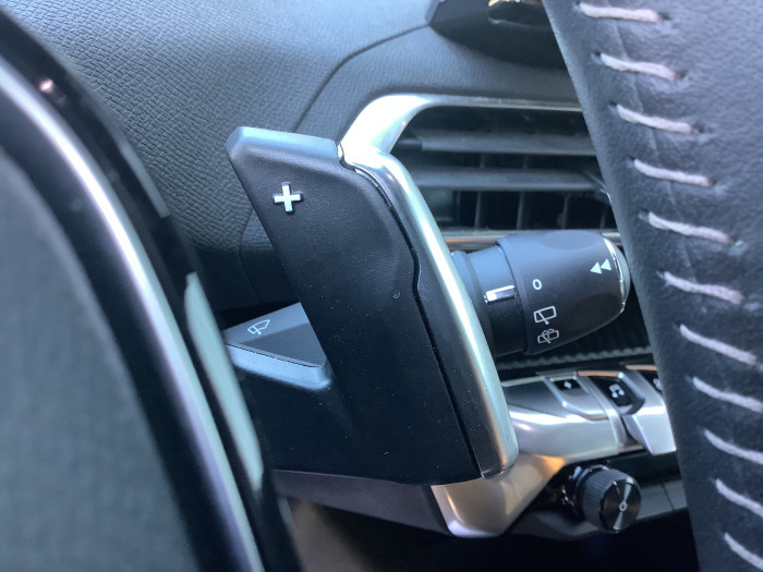Peugeot 3008 Hybrid 180 e-EAT8 Allure Pack
