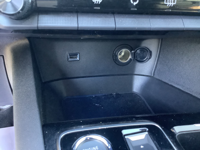 Peugeot 3008 Hybrid 180 e-EAT8 Allure Pack