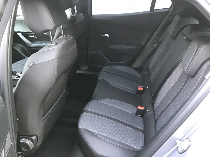 Peugeot 2008 Nouveau PureTech 100 S&S BVM6 Allure