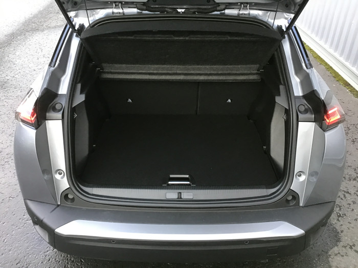 Peugeot 2008 Nouveau PureTech 100 S&S BVM6 Allure