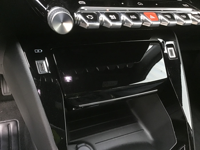 Peugeot 2008 Nouveau PureTech 100 S&S BVM6 Allure