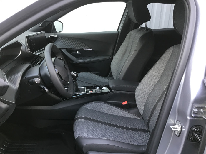 Peugeot 2008 Nouveau PureTech 100 S&S BVM6 Allure