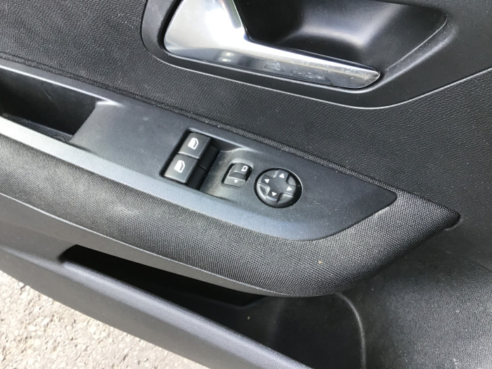 Peugeot 208 PureTech 100 S&S BVM6 Active