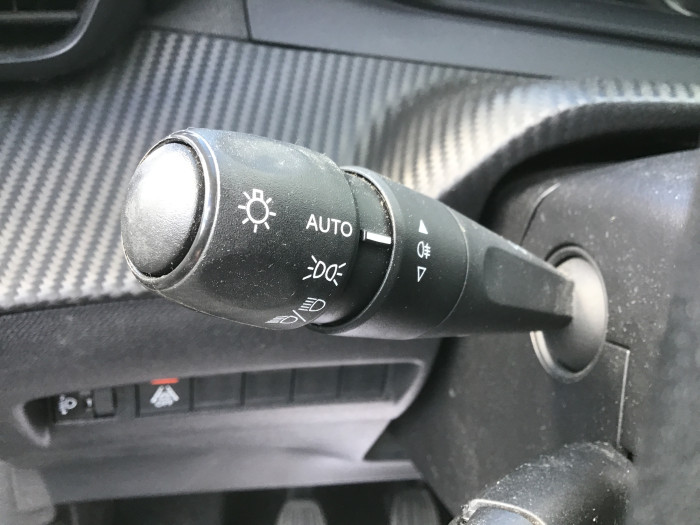 Peugeot 208 PureTech 100 S&S BVM6 Active