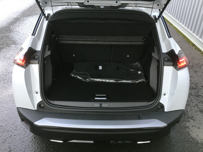 Peugeot 2008 Nouveau PureTech 130 S&S EAT8 GT