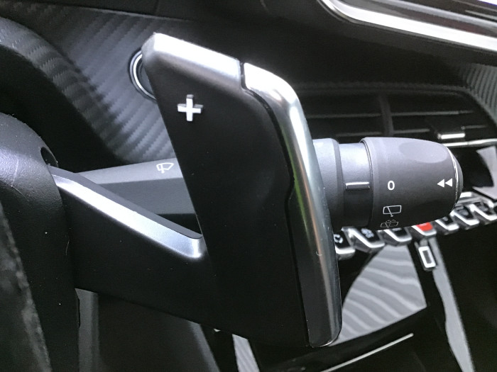 Peugeot 2008 Nouveau PureTech 130 S&S EAT8 GT