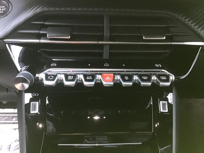 Peugeot 2008 Nouveau PureTech 130 S&S EAT8 GT