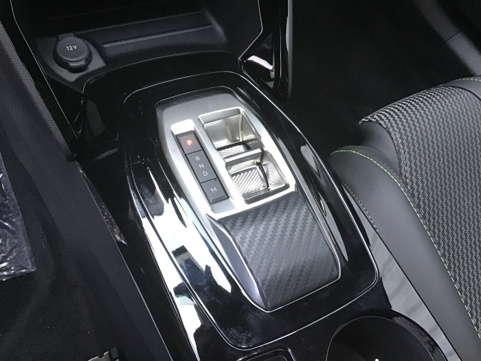Peugeot 2008 Nouveau PureTech 130 S&S EAT8 GT