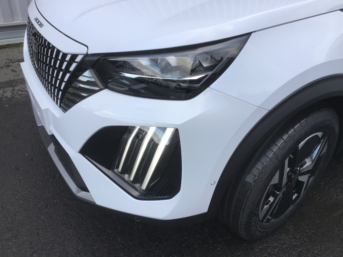 Peugeot 2008 Nouveau PureTech 130 S&S EAT8 GT