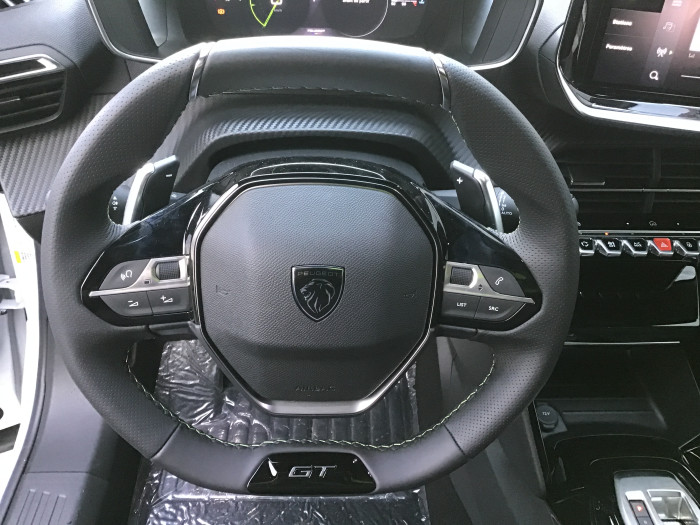 Peugeot 2008 Nouveau PureTech 130 S&S EAT8 GT