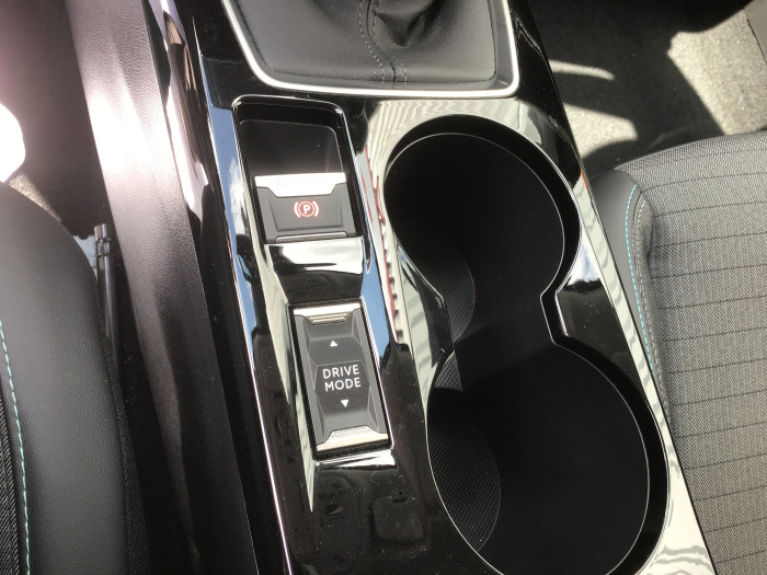 Peugeot 2008 PureTech 130 S&S BVM6 Allure Pack