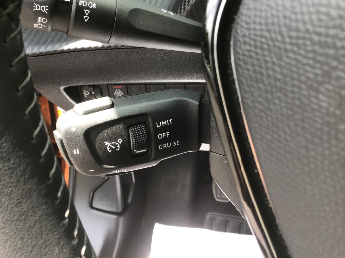 Peugeot 2008 PureTech 130 S&S BVM6 Allure Pack