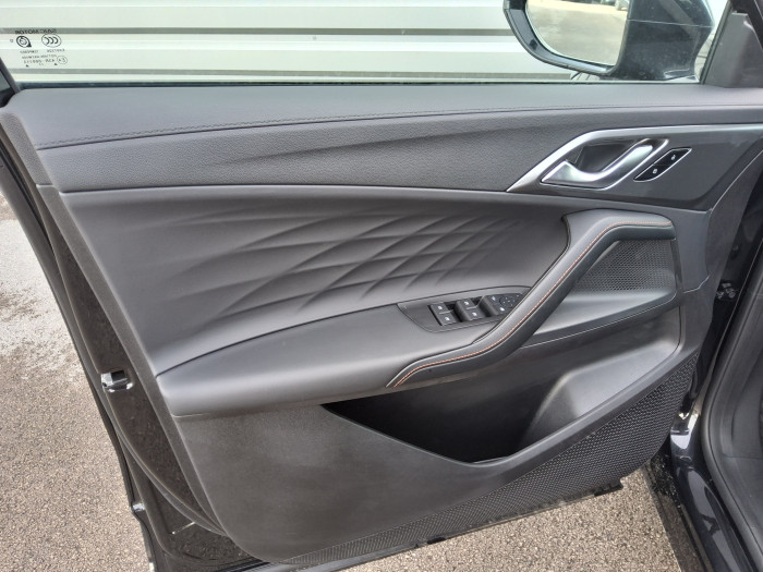 MG EHS Nouveau 1.5 Hybrid+ 224 ch Luxury
