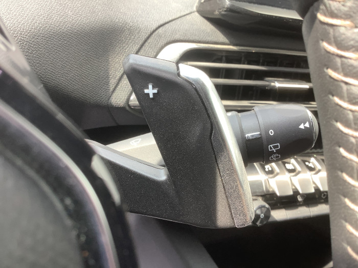 Peugeot 3008 Hybrid 136 e-DCS6 Allure Pack