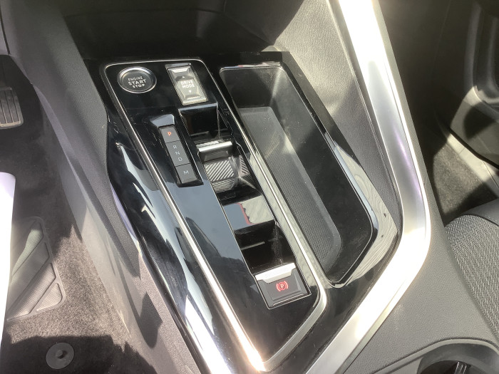 Peugeot 3008 Hybrid 136 e-DCS6 Allure Pack