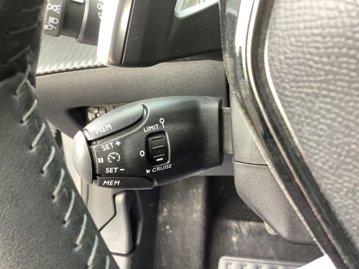 Peugeot 208 Nouvelle Hybrid 100 e-DCS6 Allure