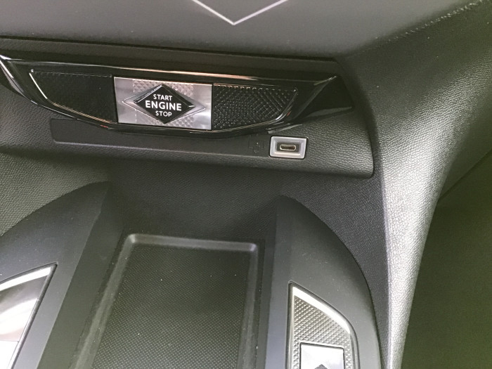 DS DS 3 Nouveau PureTech 130 EAT8 Rivoli