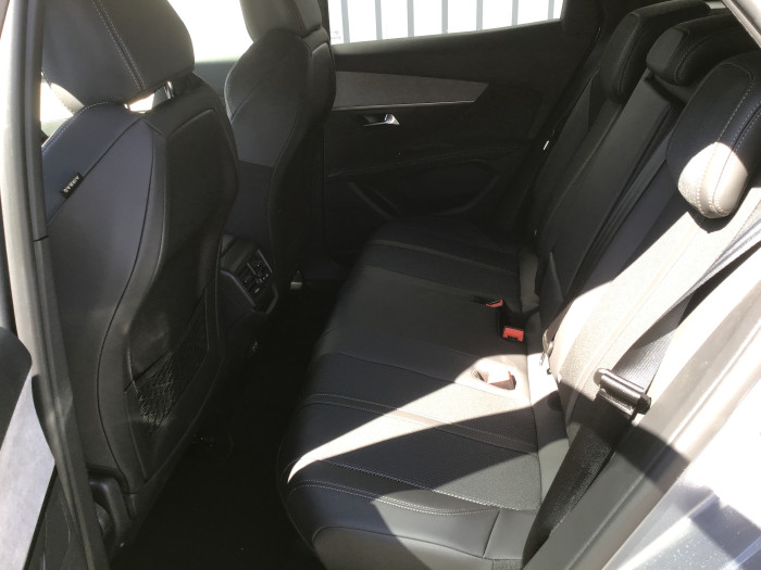 Peugeot 3008 Puretech 130ch S&S EAT8 GT