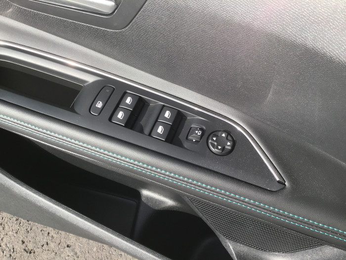 Peugeot 5008 BlueHDi 130ch S&S EAT8 Allure Pack