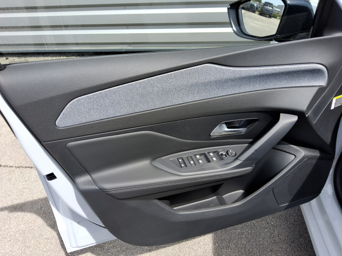 Peugeot 308 DIESEL Nouvelle BlueHDi 130ch S&S EAT8 Allure