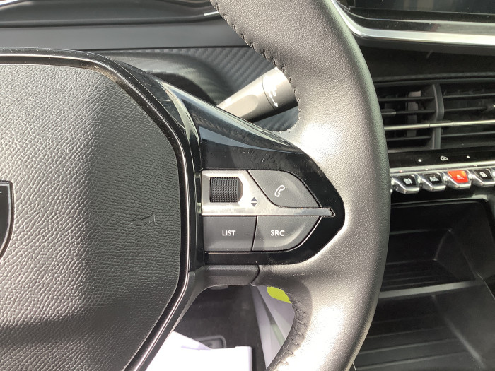 Peugeot 208 Nouvelle PureTech 100 S&S BVM6 Active