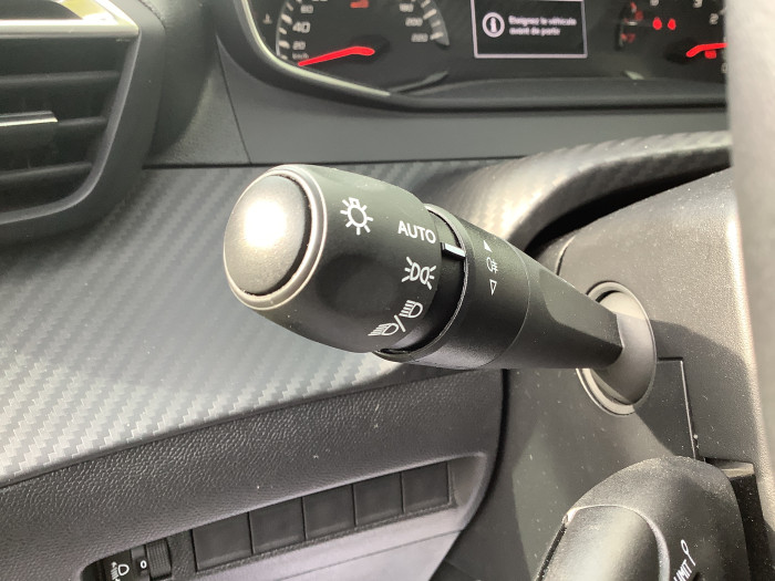 Peugeot 208 Nouvelle PureTech 100 S&S BVM6 Active