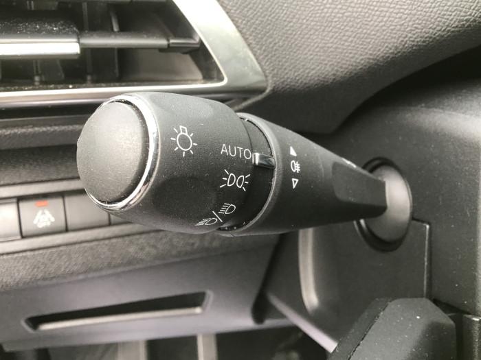 Peugeot 3008 Puretech 130ch S&S BVM6 Allure Pack