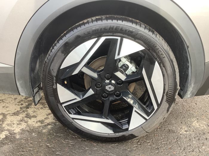Renault SYMBIOZ Nouveau E-Tech full hybrid 145 Iconic