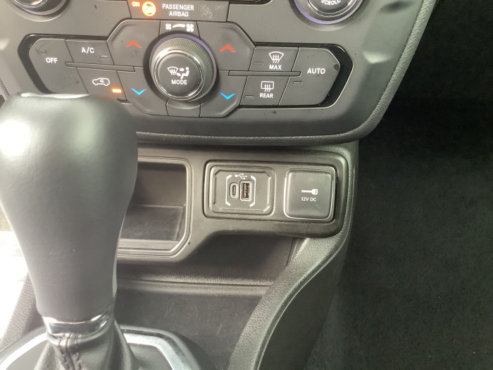 Jeep RENEGADE Nouveau 1.5 Turbo T4 130 ch BVR7 e-Hybrid Altitude