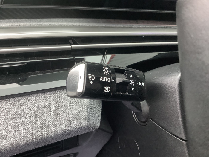 Peugeot 3008 Nouveau Hybrid 136 e-DCS6 Allure