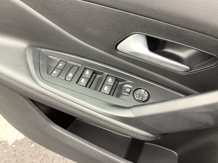 Peugeot 308 Hybrid 136 e-DCS6 Allure