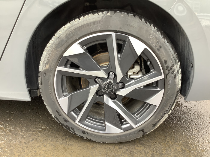 Peugeot 308 Hybrid 136 e-DCS6 Allure