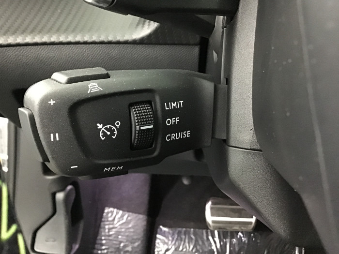Peugeot 2008 Nouveau Hybrid 145 e-DCS6 GT
