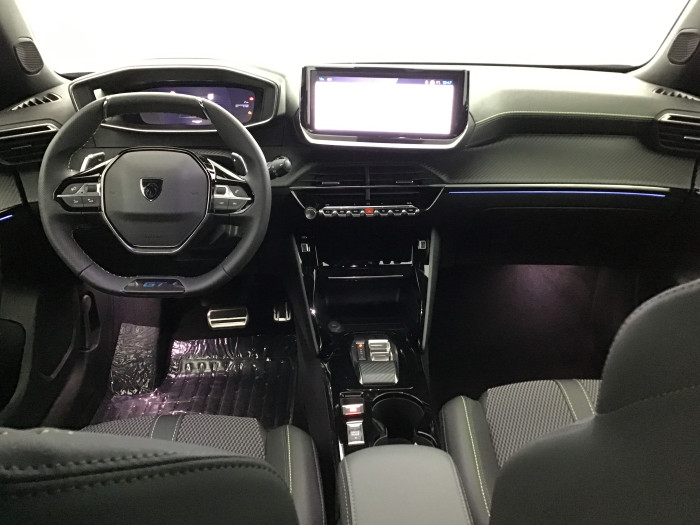 Peugeot 2008 Nouveau Hybrid 145 e-DCS6 GT